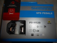 Контактні педалі Shimano PD-M520 білі з шипами - 2100 грн