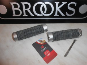 Шкіряні гріпси Brooks Plump Grips Black - 2800 грн