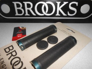 Гріпси BROOKS CAMBIUM GRIPS BLACK OCTANE - 1610 грн