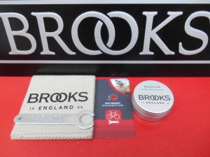 Набір догляду Brooks для шкіряних сідел - 825 грн